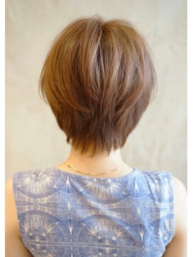 ザ シー 橋本(The C) 顔まわりのニュアンスで１日の気分が変わる / ザ シー