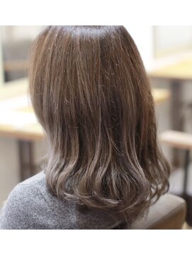 ティクエ(TIQUE) 【TIQUE野口】大人カッコイイ☆アッシュグレー☆ブリーチあり