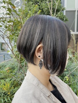 シルフ 吉祥寺(sylph) シルバーハイライトのグラデーションボブ【sylph吉祥寺】