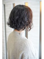 ムゥフ ヘアーアンドアイラッシュ(mouf hair&eyelash)&nbsp;50・60代フレーミング×クセ毛を活かしたパーマ風ボブ