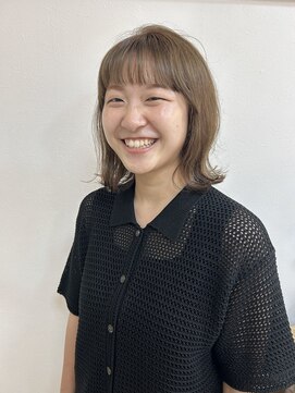 ヘアーデザイン モモ(Hair Design MoMO) くるんっと巻いた毛先にキュンとする♪透明感ミントベージュ