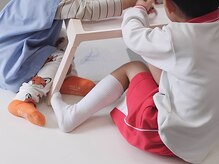 お母様の目に届く位置にキッズスペースがございます。