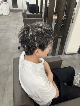 ヘアープロポーザー ラグ(hair proposer Leggu) スパイキーパーマとハイライト