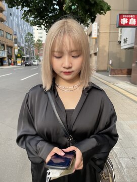 シカ(sica) ブロンドベージュ