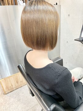 オルト オモテサンドウ(Ort) 乾かすだけで綺麗にまとまるツヤ髪酸性ストレートボブ