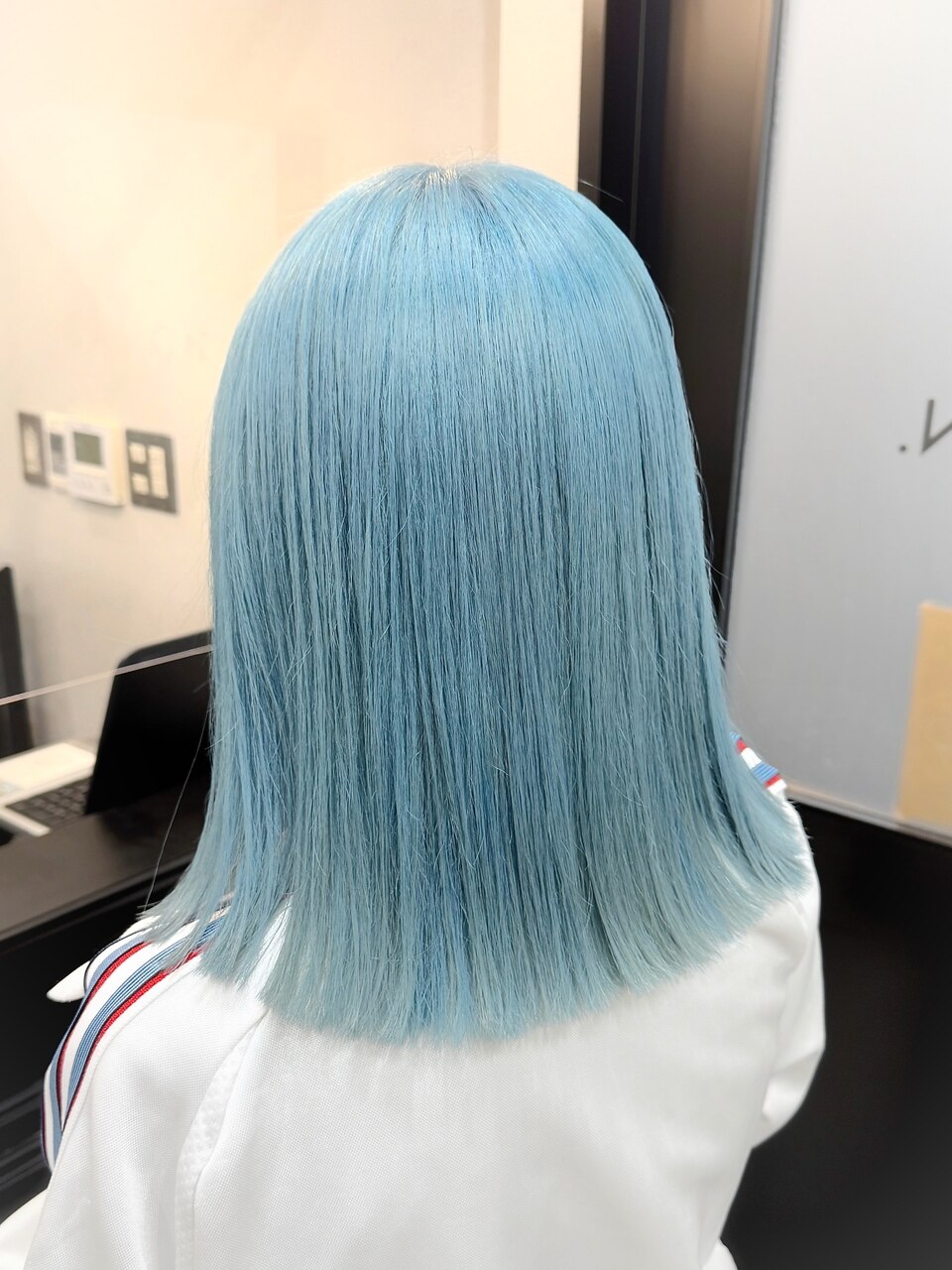 20代女性【ブリーチ3回】水色カラー：L211567106｜カモン(CAMON)のヘア