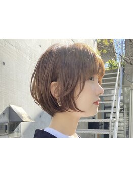 《朝のスタイリングも楽に》骨格や髪の癖に合わせてカットするのでブローだけで自然にまとまるスタイルに*