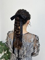 グラムール(Gramour)&nbsp;アレンジ編み下ろしポニー