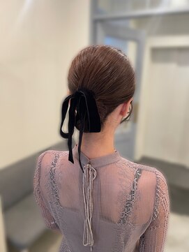 リラ(LILAC) タイトシニヨン