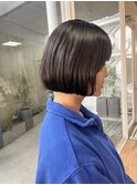 20代30代透明感暗髪アッシュブルーグレージュ丸みボブ