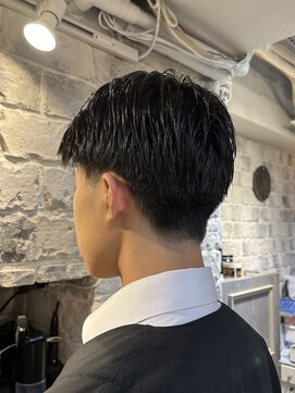 ミリオンバックス 神田店(Million Bucks) 七三ツーブロック[神田/七三]