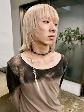 レコ 渋谷(LECO) ミルクティーベージュホワイトブランドレイヤーボブメンズヘア