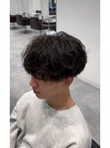 シャドウパーマショートマッシュツーブロック韓国スパイラル黒髪