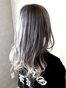 傷んでしまった髪を補修するだけではなく、髪を未傷にする♪これまでにない髪質改善デザインケアカラー☆