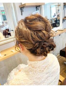 ワット 新宿店 大人可愛い抜け感ルーズアップアレンジ♪/ヘアセット