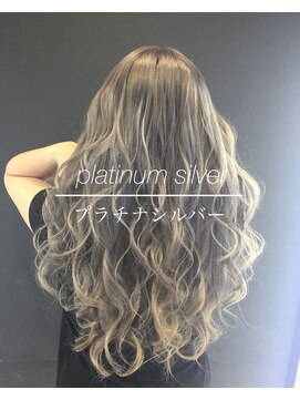 ルーア(Lua) グラデーションカラー、エクステ、インナーカラー、ダブルカラー