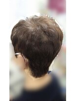 キスミー プラス(Kiss me +)&nbsp;トップの立ち上がりを重点にしたスタイルと白髪カラー