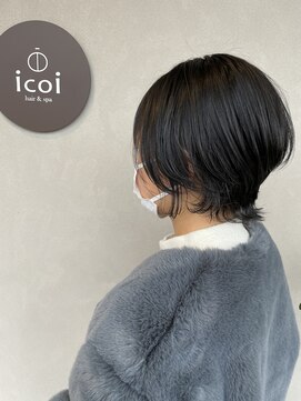 イコイ(icoi) ショートウルフ×ブラック×外ハネ内巻き