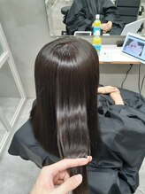 【toccaオリジナル】カラーしながらケアもできる、補修&うるおい成分が浸透していく髪質改善カラーエステ♪