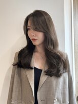 ネイヴィル オモテサンドウ(navile omotesando)&nbsp;流れる顔まわりと透明感たっぷりブラウンベージュ