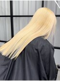 ブロンドロングヘア