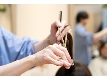 【髪質に合ったダメージレスカット】カットによる負荷を最小限に！