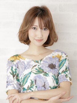 アフロディーテ ギンザ 秋葉原店(APHRODITE GINZA) 外ハネボブ/セクションカラー/ペールベージュ/秋葉原