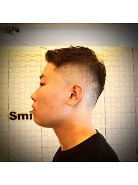 バーニーズ バーバークラブ(BARNEYS BARBER CLUB) スキンフェード