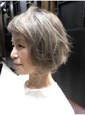 白髪を活かしたシルバーアシメヘアスタイル！