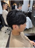 ブルーブラック韓国マッシュフェードカットセンターパート