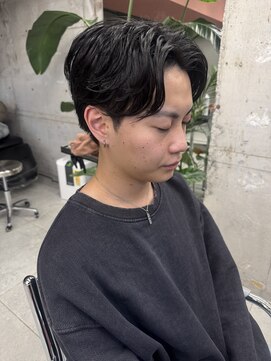 キャラハーフ 池袋東口店(KYARA HALF) センターパートの緩め毛流れパーマ