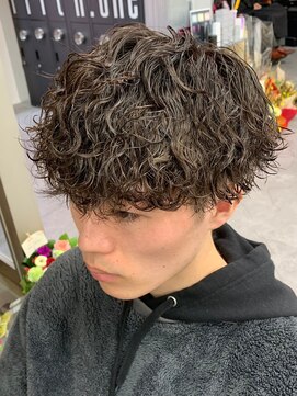 フィフスワン(fifth one) 波巻きパーマメンズパーマメンズヘアツーブロックツイストパーマ