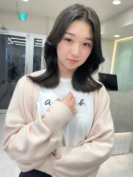 ロンド マーレ 天神大名店(Lond mare) 顔周りカットでくびれ巻きスタイル　レイヤーカット　グレージュ