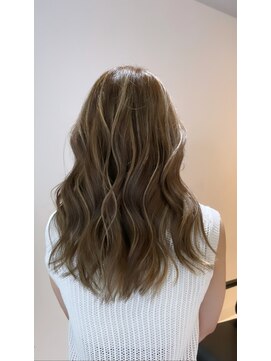 ヨロ 小岩(YOLO) ハイライトカラーミルクティーベージュケアブリーチダブルカラー