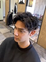 イーズ&nbsp;ツーブロックセンターパートスパイラルパーマ