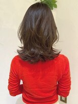 ミロア 薬院(miroa)&nbsp;アッシュベージュ　くびれヘア　外ハネミディアム