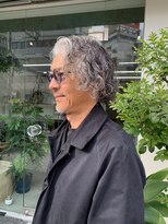 ツバメ ヘアー(TSUBAME HAIR)&nbsp;根元も立ち上がるパーマスタイル