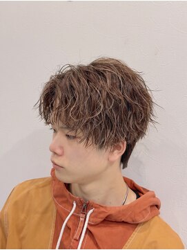 ブライト(BRIGHT) センターパートツイストスパイラルパーマ