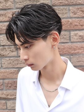 エイド 渋谷(aid) 韓国風センターパート毛流れショート刈り上げツーブロック眉毛