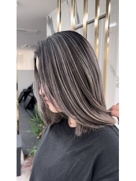 メゾン(Maison) 三宮/ダブルカラー/ハイトーン/ブリーチ/カラー/インナーカラー