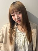 ブロンドベージュ ブリーチ ハイトーン レイヤーカット 艶髪