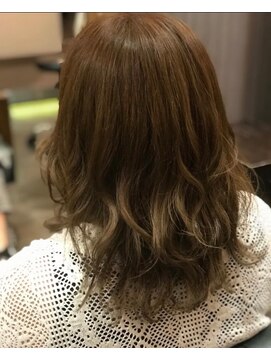 ヘアドゥ デ コントラクテ 宮の沢店(hair do Decontracte) ローレイヤースタイル