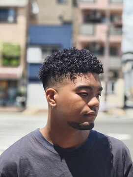 カットハウス ティーズ CUTHOUSE T's スキンフェード×パーマ