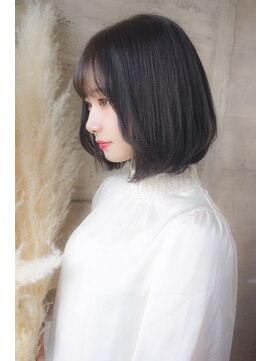ミラレスカ 栄(MIRA RESCA) ミラレスカ オルチャン風切りっぱなし前下がりボブbyウラタニ