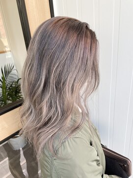 キュー(cue) 【cue】ホワイトグレーグラデーション