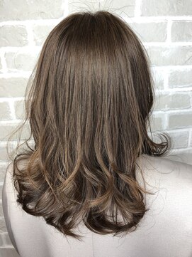 トレヴァーデルチザン 南船場店(TREVOR DE'RTISAN) マットオリーブ