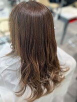 メイン(MAIN)&nbsp;ゆるふわ脱白髪染めイメチェン似合わせカット20代30代40代