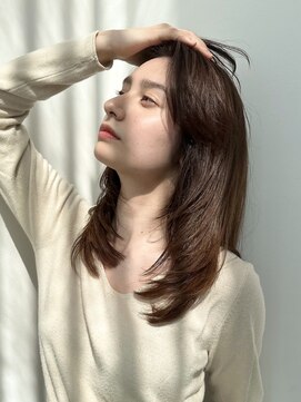 アルティファータ(artifata) レイヤーカット　顔まわりレイヤー　シャギーレイヤー