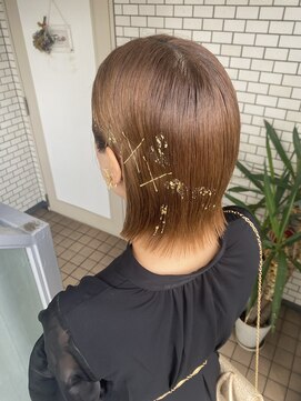 フェリーチェ(Felice) タイトヘア　タイトアレンジ　外はねアレンジ　金箔