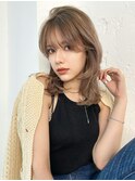 セミロングレイヤー顔まわりカット前髪伸ばしかけ